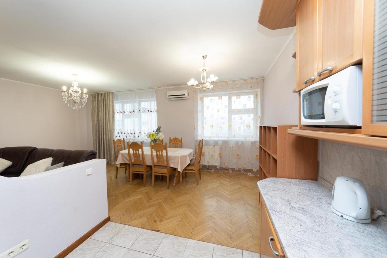 Spacious Apartments In The Center Of Obolon 2 Bedrooms キエフ エクステリア 写真