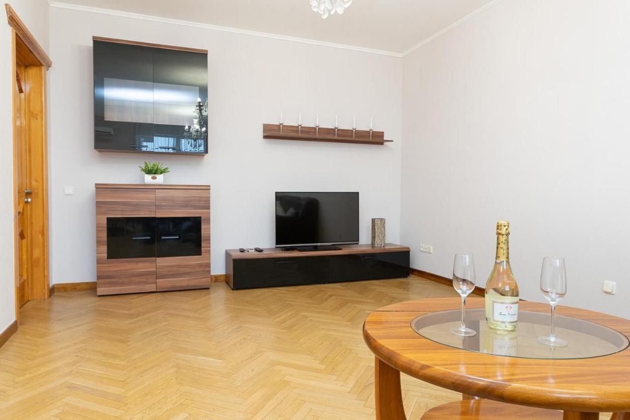 Spacious Apartments In The Center Of Obolon 2 Bedrooms キエフ エクステリア 写真