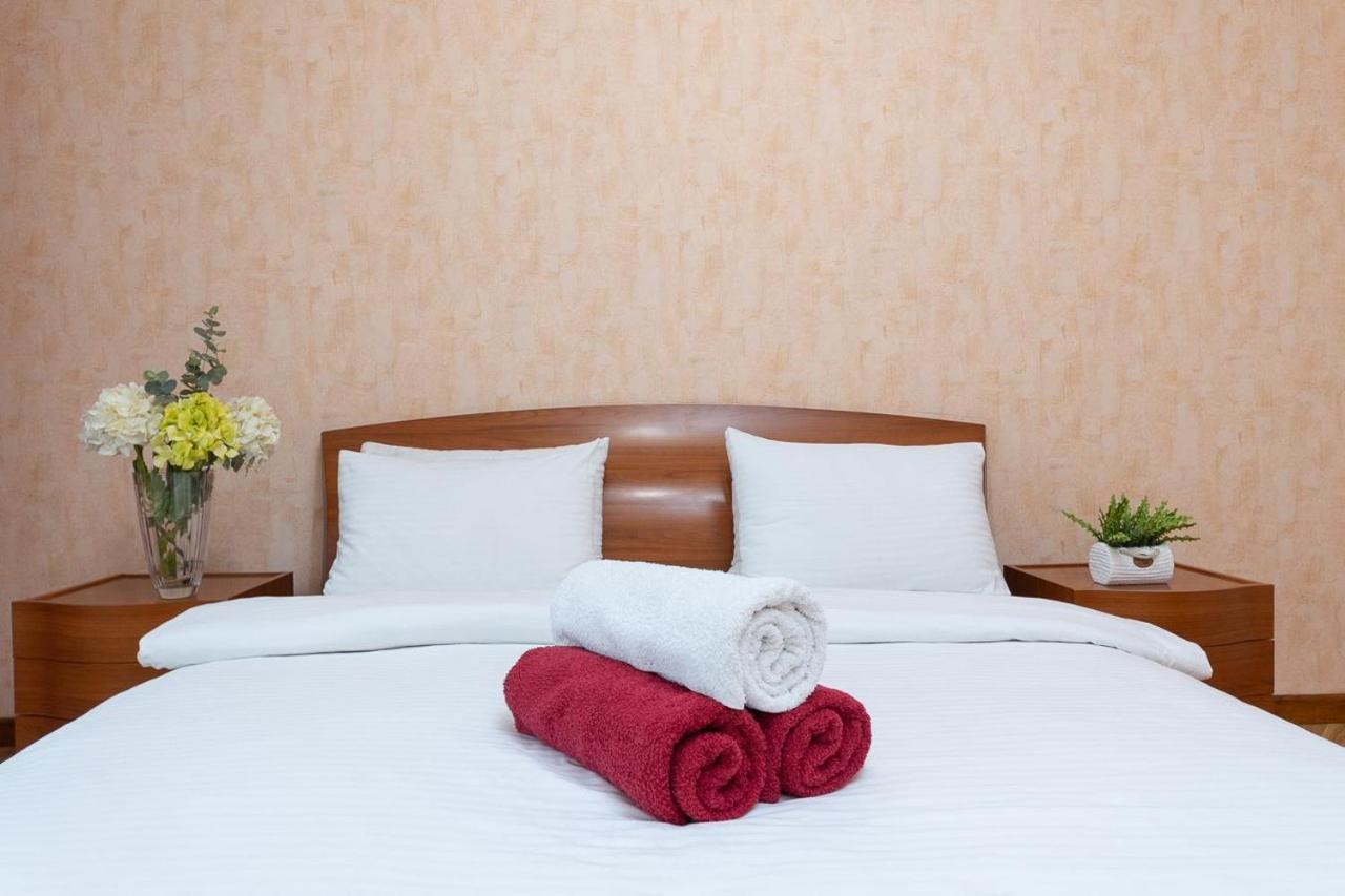 Spacious Apartments In The Center Of Obolon 2 Bedrooms キエフ エクステリア 写真